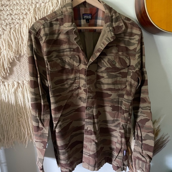 Patagonia shirt - Picture 1 of 3
